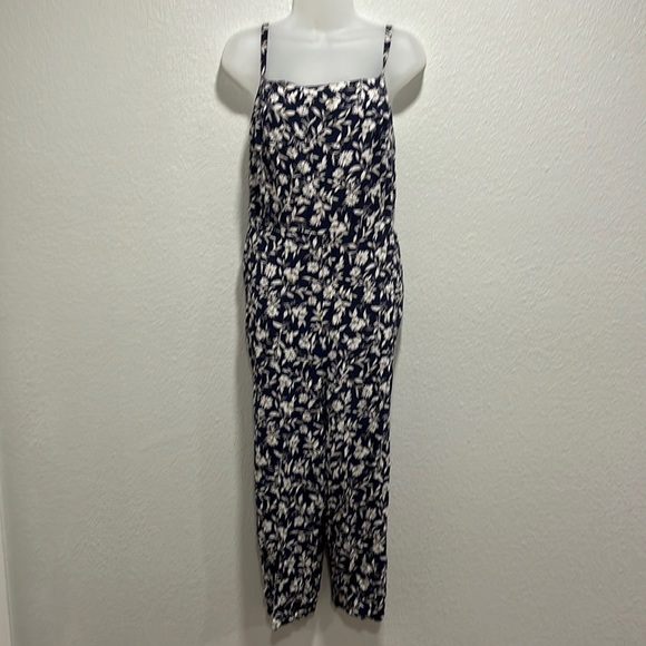 Old Navy Dresses & Skirts - Old Navy XXL Dress Blue and white Flowers